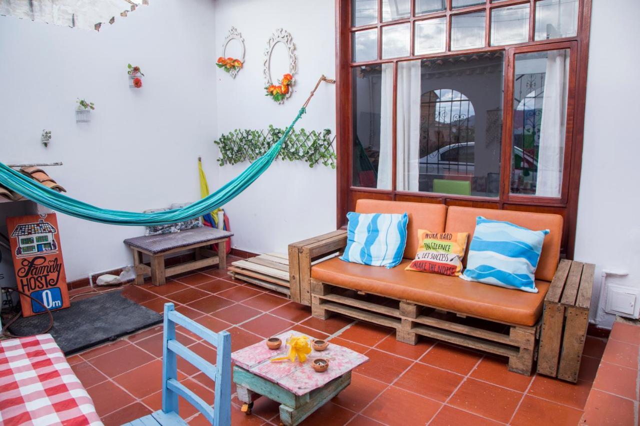 Family Host Hostel Villa de Leyva Exteriör bild