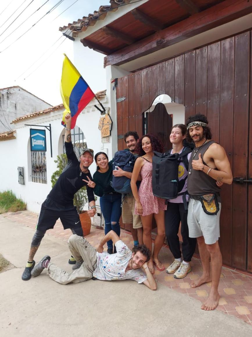 Family Host Hostel Villa de Leyva Exteriör bild