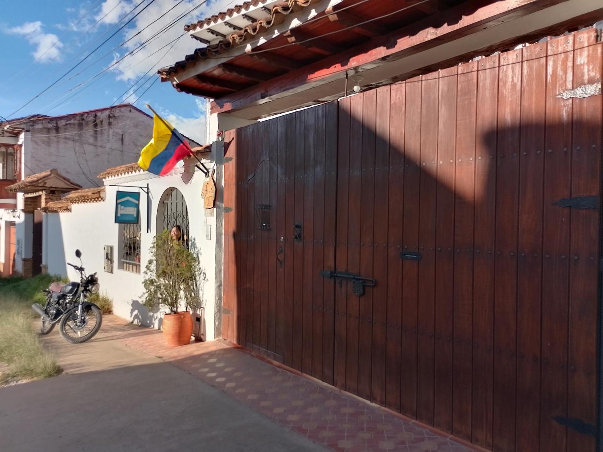 Family Host Hostel Villa de Leyva Exteriör bild
