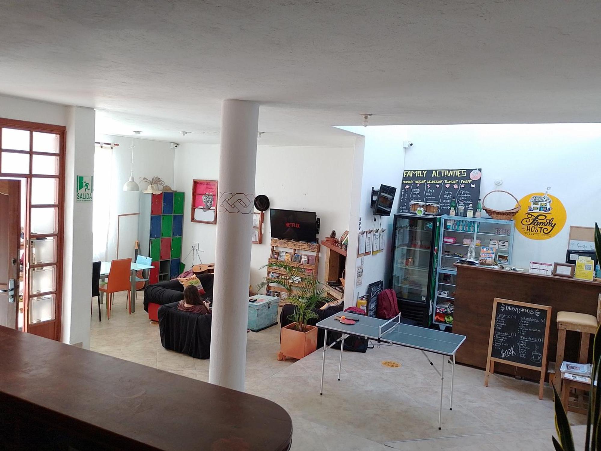 Family Host Hostel Villa de Leyva Exteriör bild