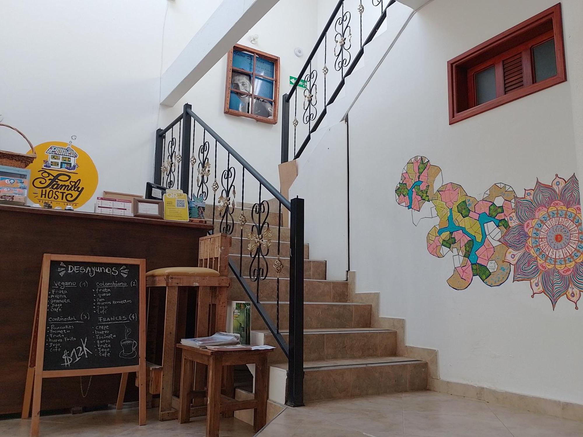 Family Host Hostel Villa de Leyva Exteriör bild